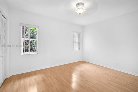 Casa en alquiler en Hollywood, Florida, 5 dormitorios, 231.88 m2 № 2071886 - foto 22