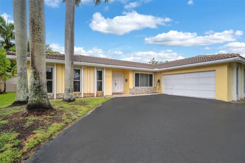 Casa en alquiler en Hollywood, Florida, 5 dormitorios, 231.88 m2 № 2071886 - foto 3