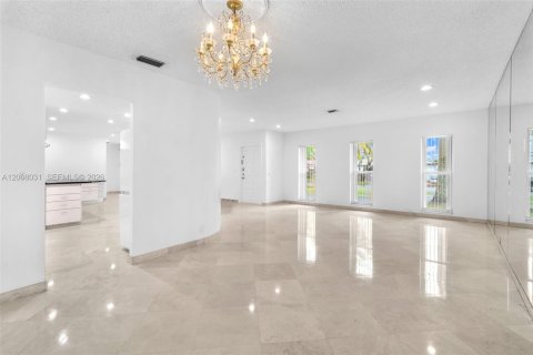 Casa en alquiler en Hollywood, Florida, 5 dormitorios, 231.88 m2 № 2071886 - foto 13