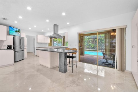Casa en alquiler en Hollywood, Florida, 5 dormitorios, 231.88 m2 № 2071886 - foto 19