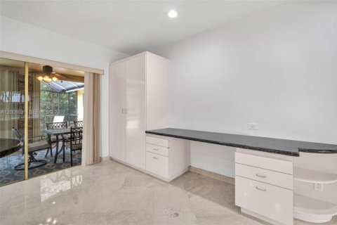 Casa en alquiler en Hollywood, Florida, 5 dormitorios, 231.88 m2 № 2071886 - foto 21