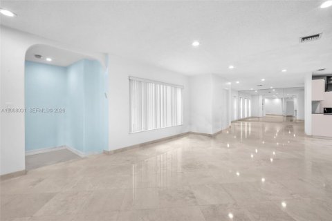 Casa en alquiler en Hollywood, Florida, 5 dormitorios, 231.88 m2 № 2071886 - foto 7