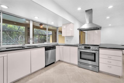 Casa en alquiler en Hollywood, Florida, 5 dormitorios, 231.88 m2 № 2071886 - foto 16