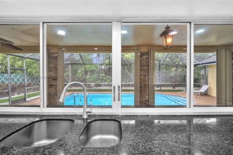 Casa en alquiler en Hollywood, Florida, 5 dormitorios, 231.88 m2 № 2071886 - foto 14
