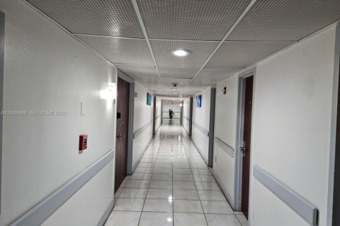 Купить коммерческую недвижимость в Норт-Майами, Флорида № 2077868 - фото 24