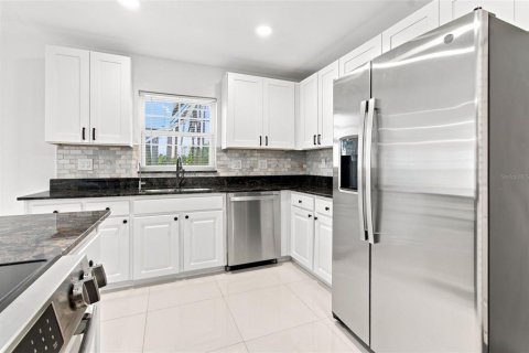 House in Lutz, Florida 3 bedrooms, 162.02 sq.m. № 2299532 - photo 24