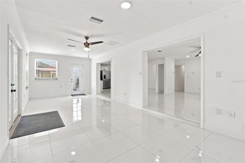 House in Lutz, Florida 3 bedrooms, 162.02 sq.m. № 2299532 - photo 28