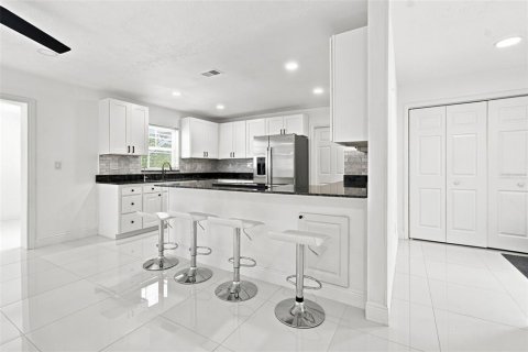 House in Lutz, Florida 3 bedrooms, 162.02 sq.m. № 2299532 - photo 18