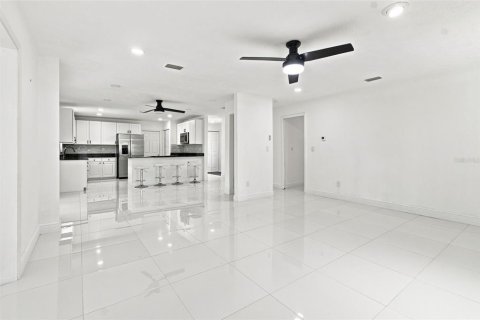 House in Lutz, Florida 3 bedrooms, 162.02 sq.m. № 2299532 - photo 15