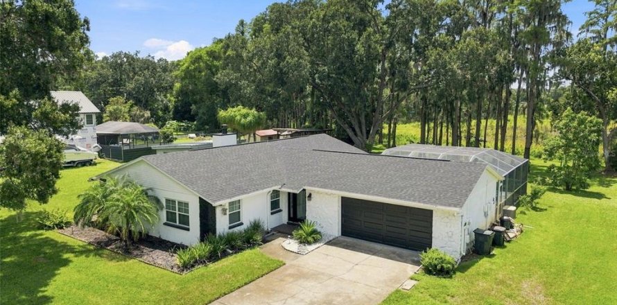 House in Lutz, Florida 3 bedrooms, 162.02 sq.m. № 2299532