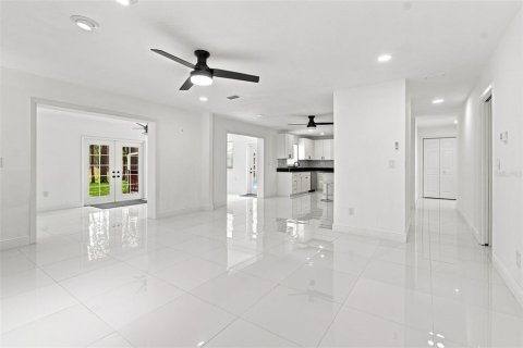 House in Lutz, Florida 3 bedrooms, 162.02 sq.m. № 2299532 - photo 14