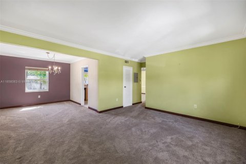 Condo in Miami, Florida, 2 bedrooms  № 1888033 - photo 3