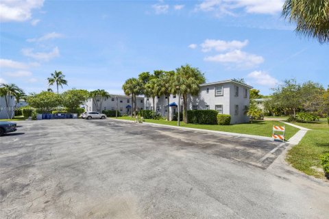 Condo in Miami, Florida, 2 bedrooms  № 1888033 - photo 24
