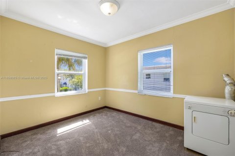 Condo in Miami, Florida, 2 bedrooms  № 1888033 - photo 18
