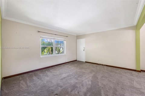 Condo in Miami, Florida, 2 bedrooms  № 1888033 - photo 5