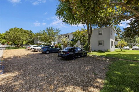 Condo in Miami, Florida, 2 bedrooms  № 1888033 - photo 22