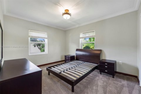 Condo in Miami, Florida, 2 bedrooms  № 1888033 - photo 14