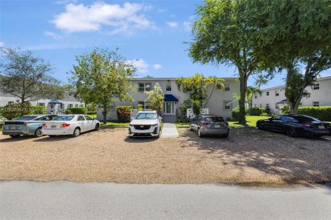 Condo in Miami, Florida, 2 bedrooms  № 1888033 - photo 21