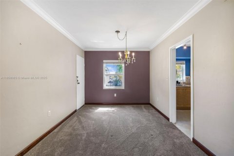 Condo in Miami, Florida, 2 bedrooms  № 1888033 - photo 8