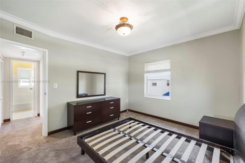 Condo in Miami, Florida, 2 bedrooms  № 1888033 - photo 15