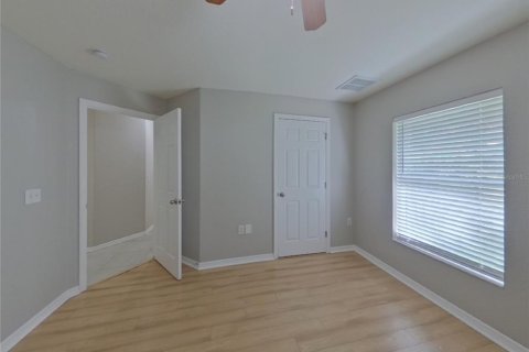 Casa en alquiler en Spring Hill, Florida, 3 dormitorios, 172.43 m2 № 1912686 - foto 9