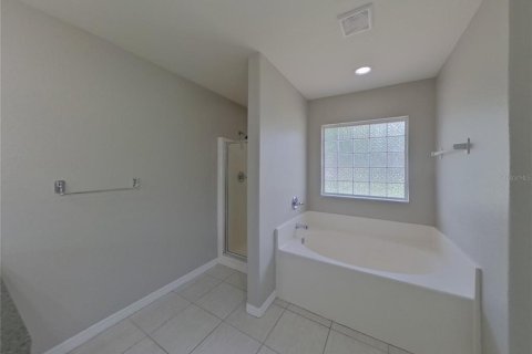 Casa en alquiler en Spring Hill, Florida, 3 dormitorios, 172.43 m2 № 1912686 - foto 8