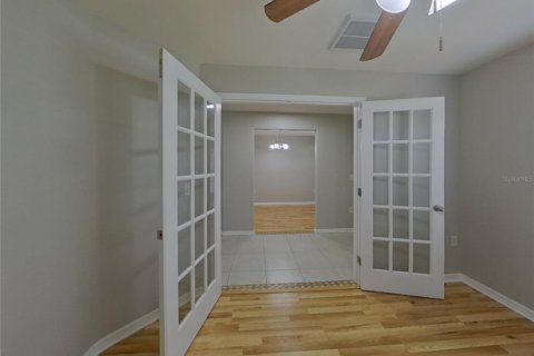 Casa en alquiler en Spring Hill, Florida, 3 dormitorios, 172.43 m2 № 1912686 - foto 12