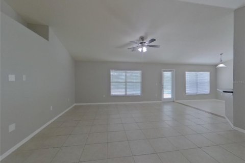 Casa en alquiler en Spring Hill, Florida, 3 dormitorios, 172.43 m2 № 1912686 - foto 2