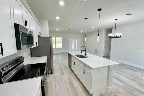House in Citrus Springs, Florida 3 bedrooms, 142.05 sq.m. № 1597414 - photo 16