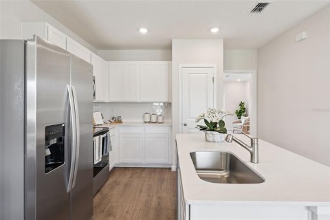 Touwnhouse à vendre à Kissimmee, Floride: 3 chambres, 138.33 m2 № 2207280 - photo 8