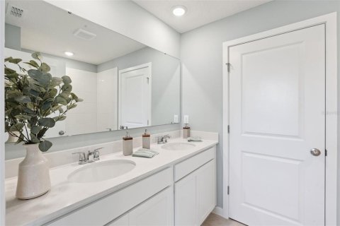 Touwnhouse à vendre à Kissimmee, Floride: 3 chambres, 138.33 m2 № 2207280 - photo 18