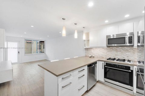 Condominio en venta en Miami Beach, Florida, 1 dormitorio, 57.6 m2 № 1715130 - foto 7