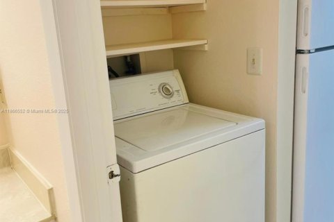 Copropriété à vendre à Sunrise, Floride: 1 chambre, 58.53 m2 № 1979473 - photo 15