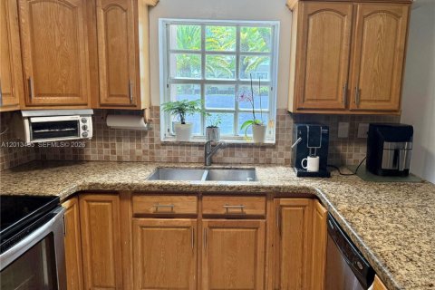 Condo in Miami, Florida, 3 bedrooms  № 2076475 - photo 7