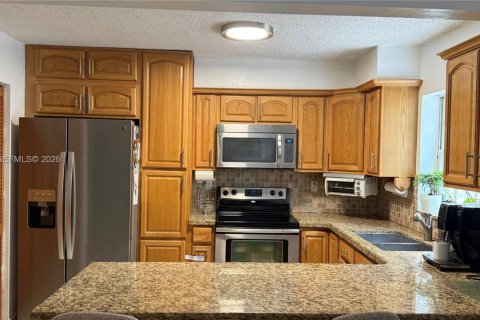 Condo in Miami, Florida, 3 bedrooms  № 2076475 - photo 8