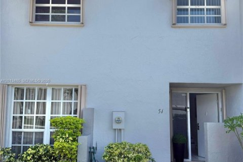 Condo in Miami, Florida, 3 bedrooms № 2076475