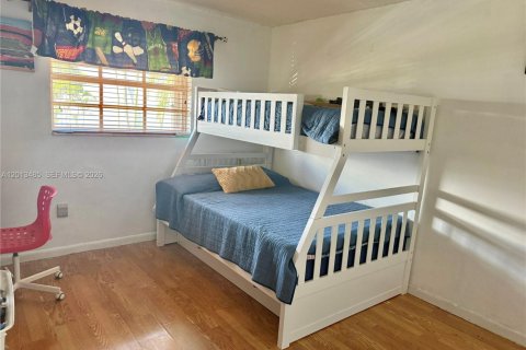 Condo in Miami, Florida, 3 bedrooms  № 2076475 - photo 19
