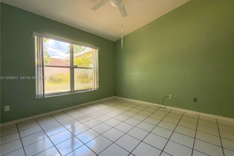 House in Miami, Florida 3 bedrooms, 131.74 sq.m. № 2009244 - photo 24