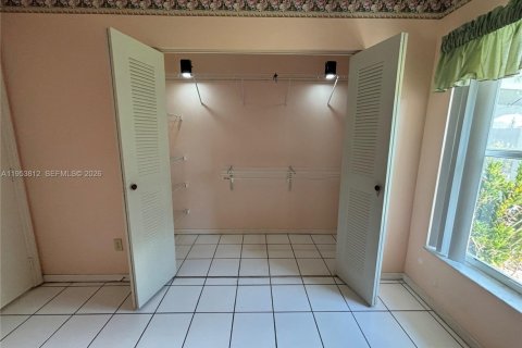 House in Miami, Florida 3 bedrooms, 131.74 sq.m. № 2009244 - photo 8