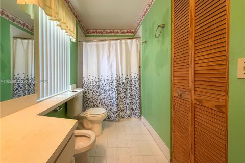 House in Miami, Florida 3 bedrooms, 131.74 sq.m. № 2009244 - photo 27