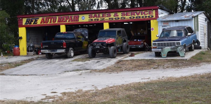 Commercial property in Citra, Florida 284.47 sq.m. № 826038