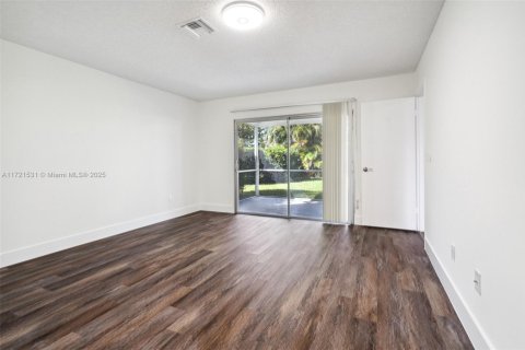 House in Coral Springs, Florida 4 bedrooms, 187.2 sq.m. № 1472894 - photo 16