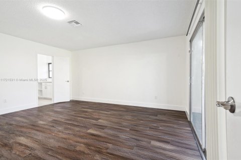 House in Coral Springs, Florida 4 bedrooms, 187.2 sq.m. № 1472894 - photo 12