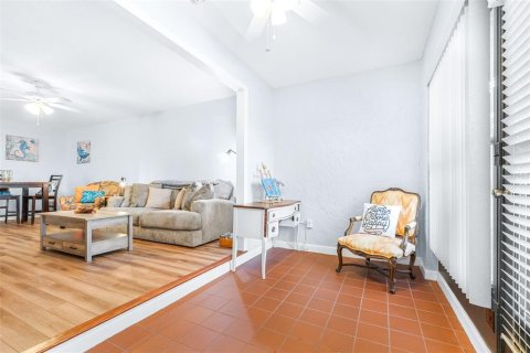 House in Palm Harbor, Florida 2 bedrooms, 119.66 sq.m. № 1523707 - photo 10