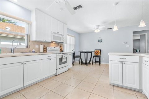 House in Palm Harbor, Florida 2 bedrooms, 119.66 sq.m. № 1523707 - photo 26