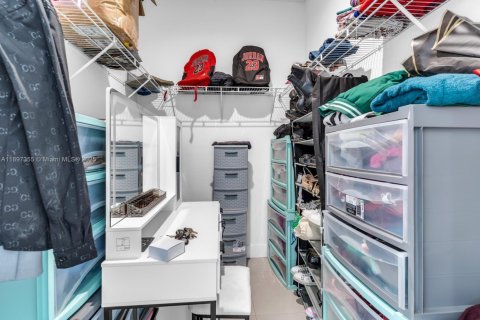 Купить виллу или дом в Хомстед, Флорида 4 спальни, 193.98м2, № 1955553 - фото 17