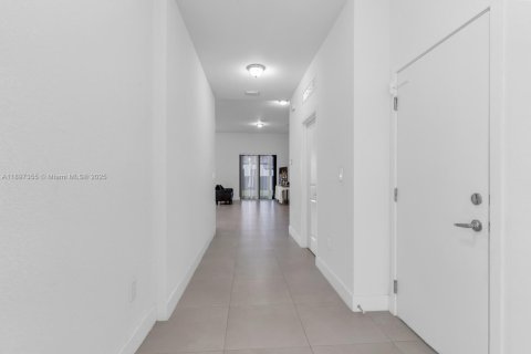 Купить виллу или дом в Хомстед, Флорида 4 спальни, 193.98м2, № 1955553 - фото 4