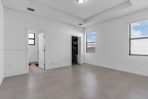 Купить виллу или дом в Хомстед, Флорида 4 спальни, 193.98м2, № 1955553 - фото 19