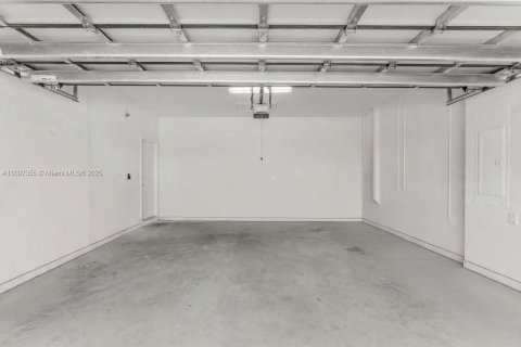 Купить виллу или дом в Хомстед, Флорида 4 спальни, 193.98м2, № 1955553 - фото 21