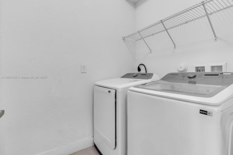 Купить виллу или дом в Хомстед, Флорида 4 спальни, 193.98м2, № 1955553 - фото 22